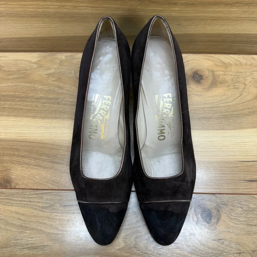Salvatore Ferragamo Vintage Cap Toe Pumps Womens 7.5 B Dark Brown Suede 90's